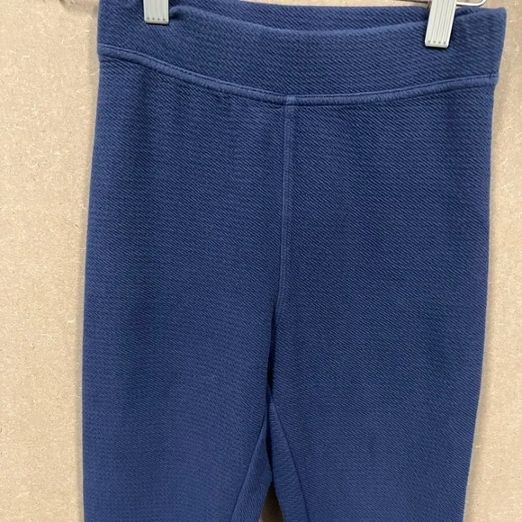 Offline by Aerie size XS dark blue flare pants with pockets on‎ the back - Picture 4 of 11